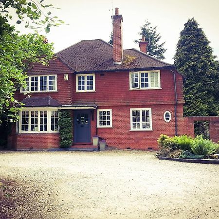 Rosemead Guest House Claygate エクステリア 写真