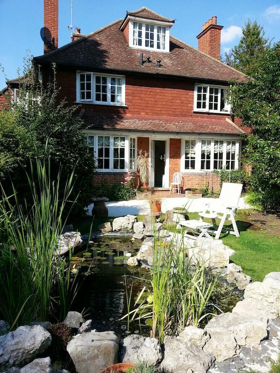 Rosemead Guest House Claygate エクステリア 写真