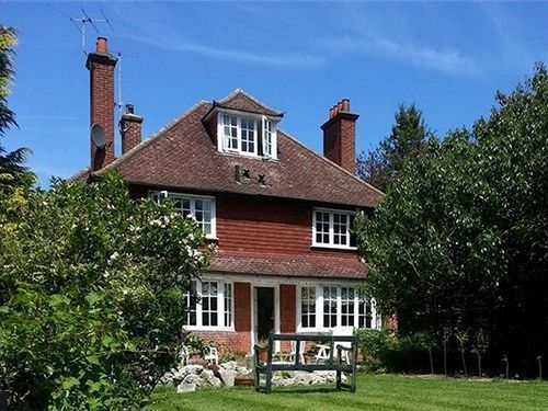 Rosemead Guest House Claygate エクステリア 写真