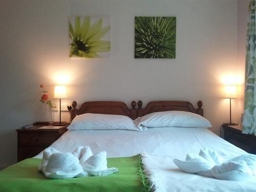 Rosemead Guest House Claygate エクステリア 写真
