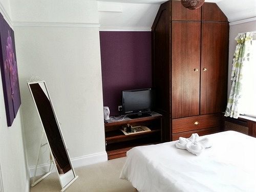 Rosemead Guest House Claygate エクステリア 写真