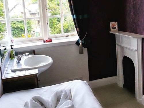 Rosemead Guest House Claygate エクステリア 写真